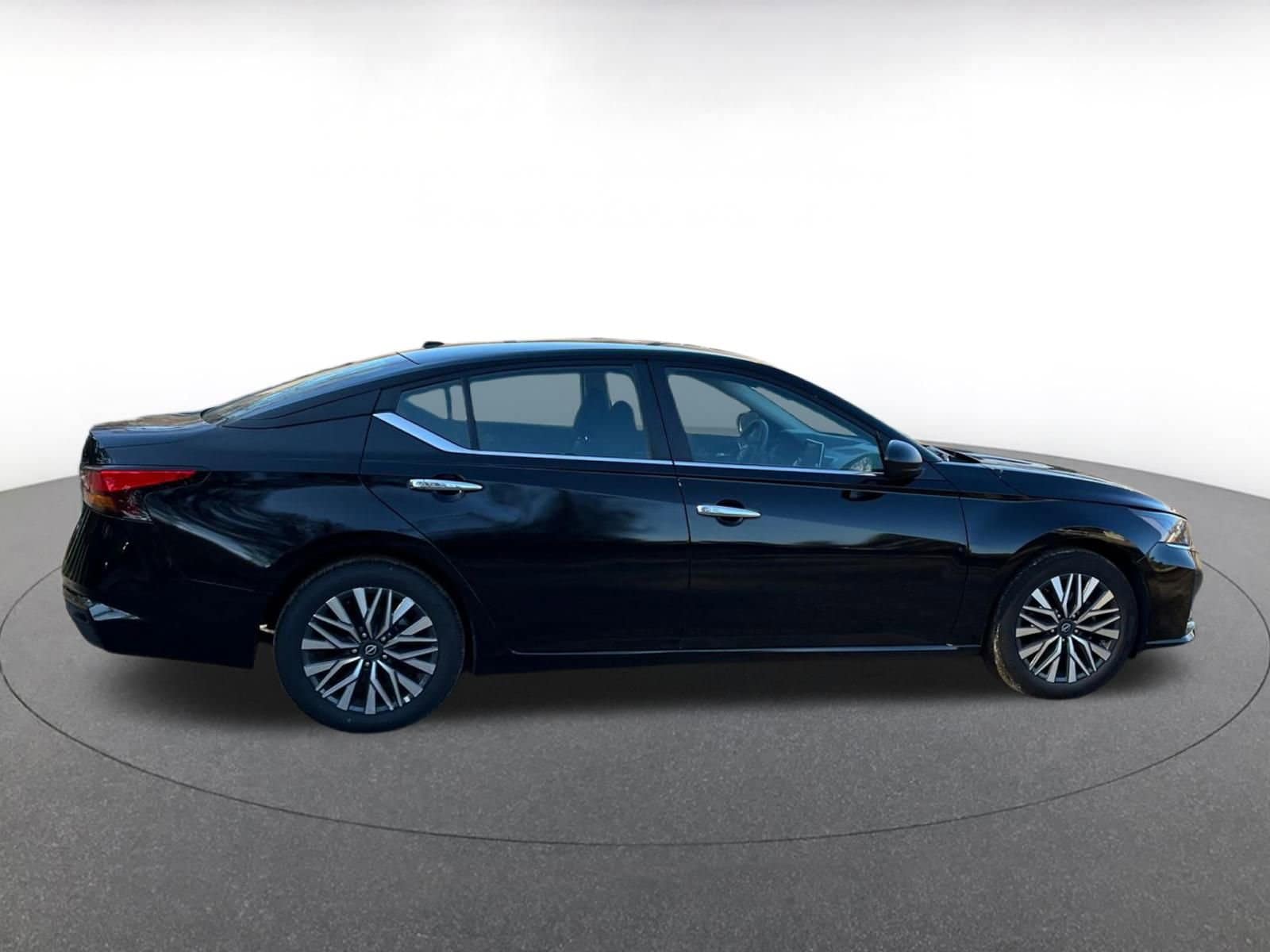 Thumbnail: 2025 Nissan Altima - 16