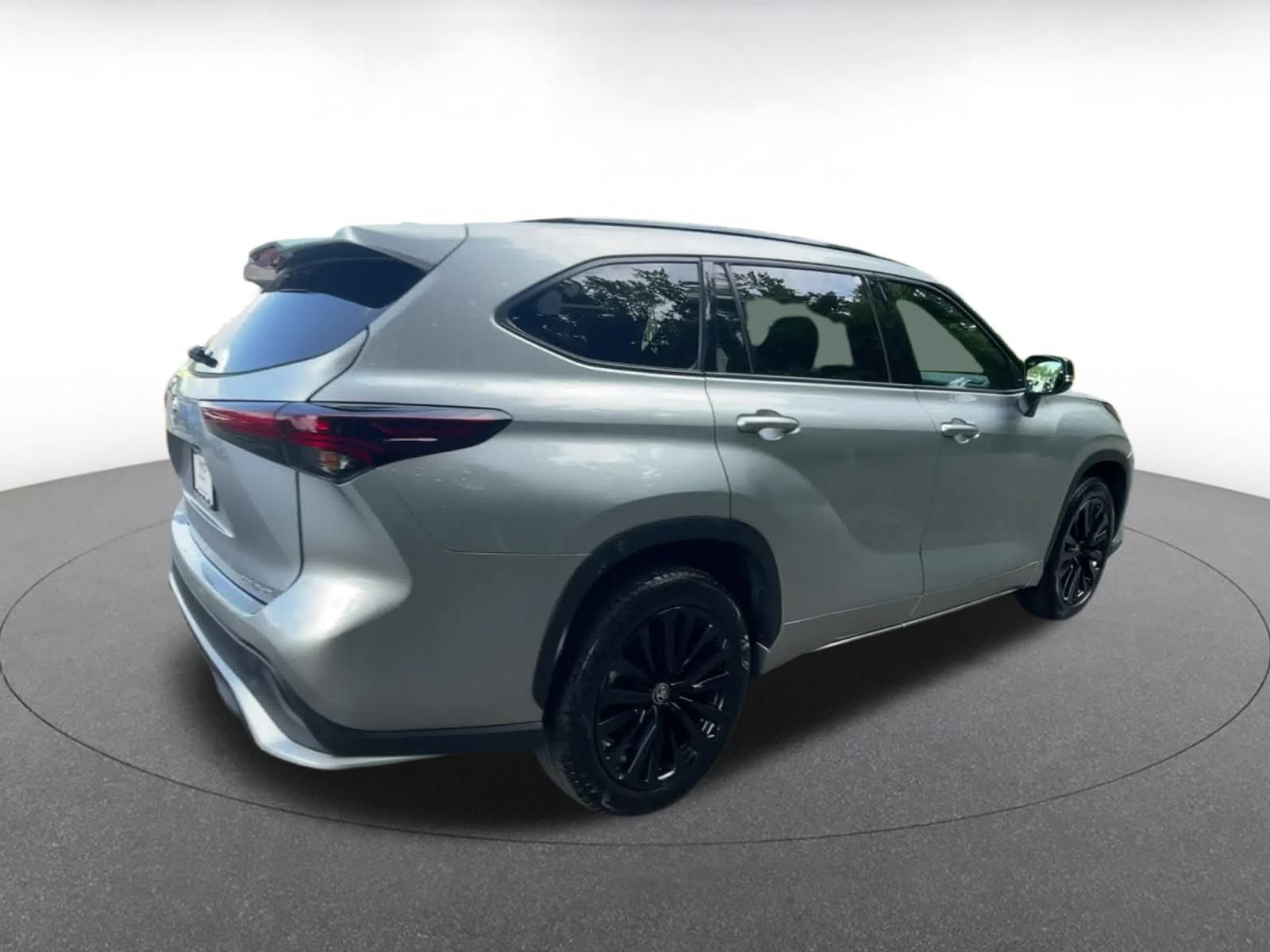 Thumbnail: 2024 Toyota Highlander - 15