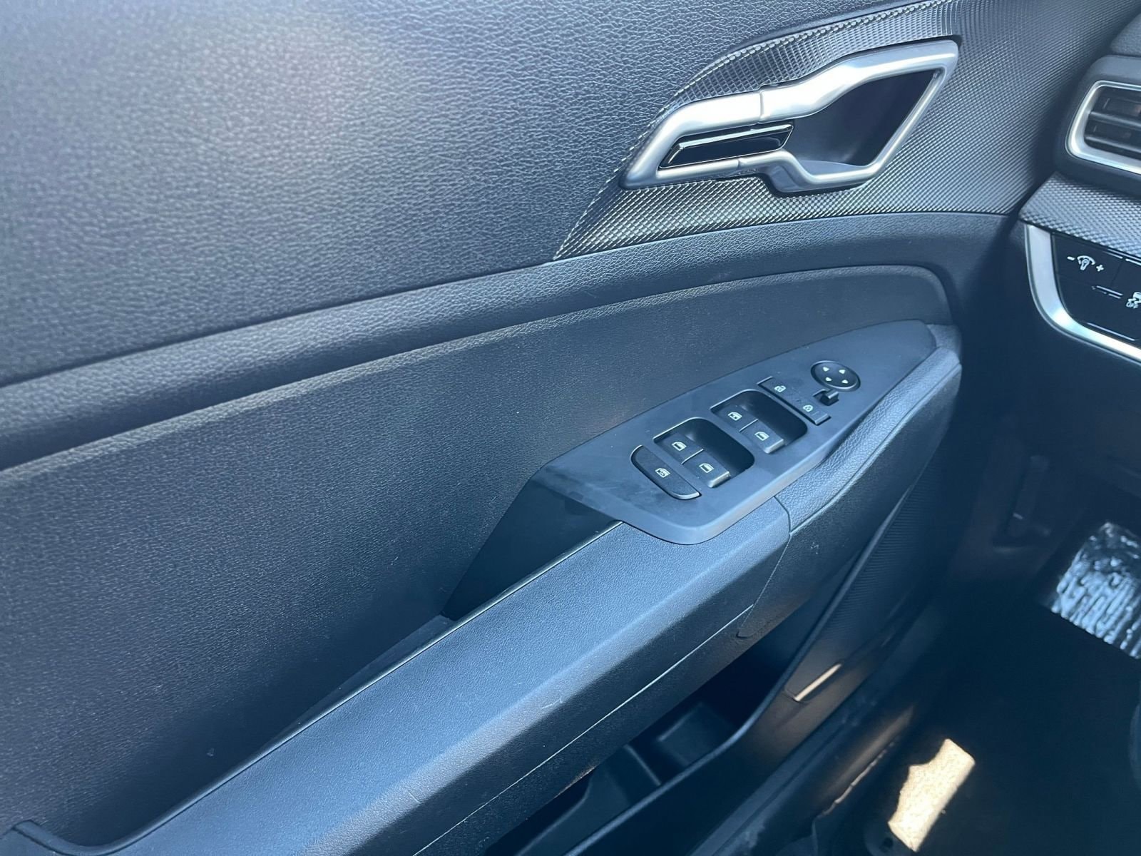 Thumbnail: 2025 Kia Sportage - 18