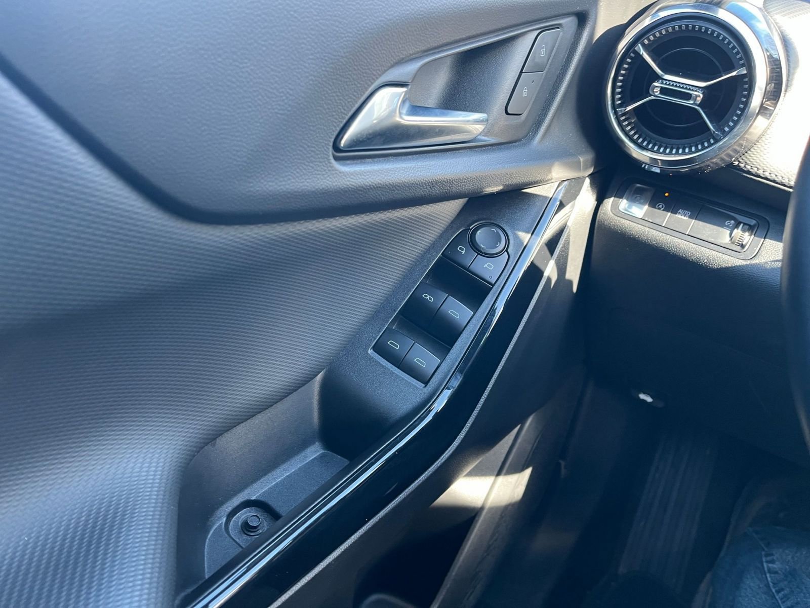 Thumbnail: 2025 Chevrolet Equinox - 20