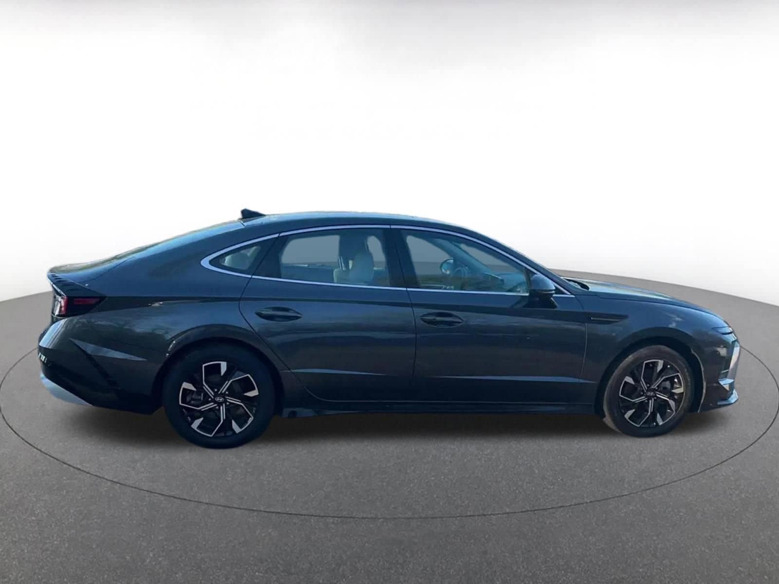 Thumbnail: 2025 Hyundai Sonata - 16
