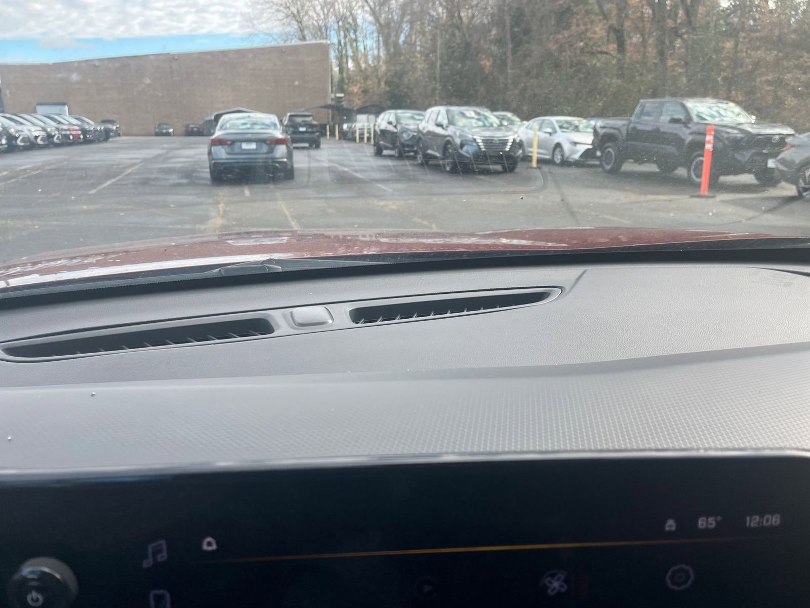 Thumbnail: 2025 Chevrolet Trax - 18