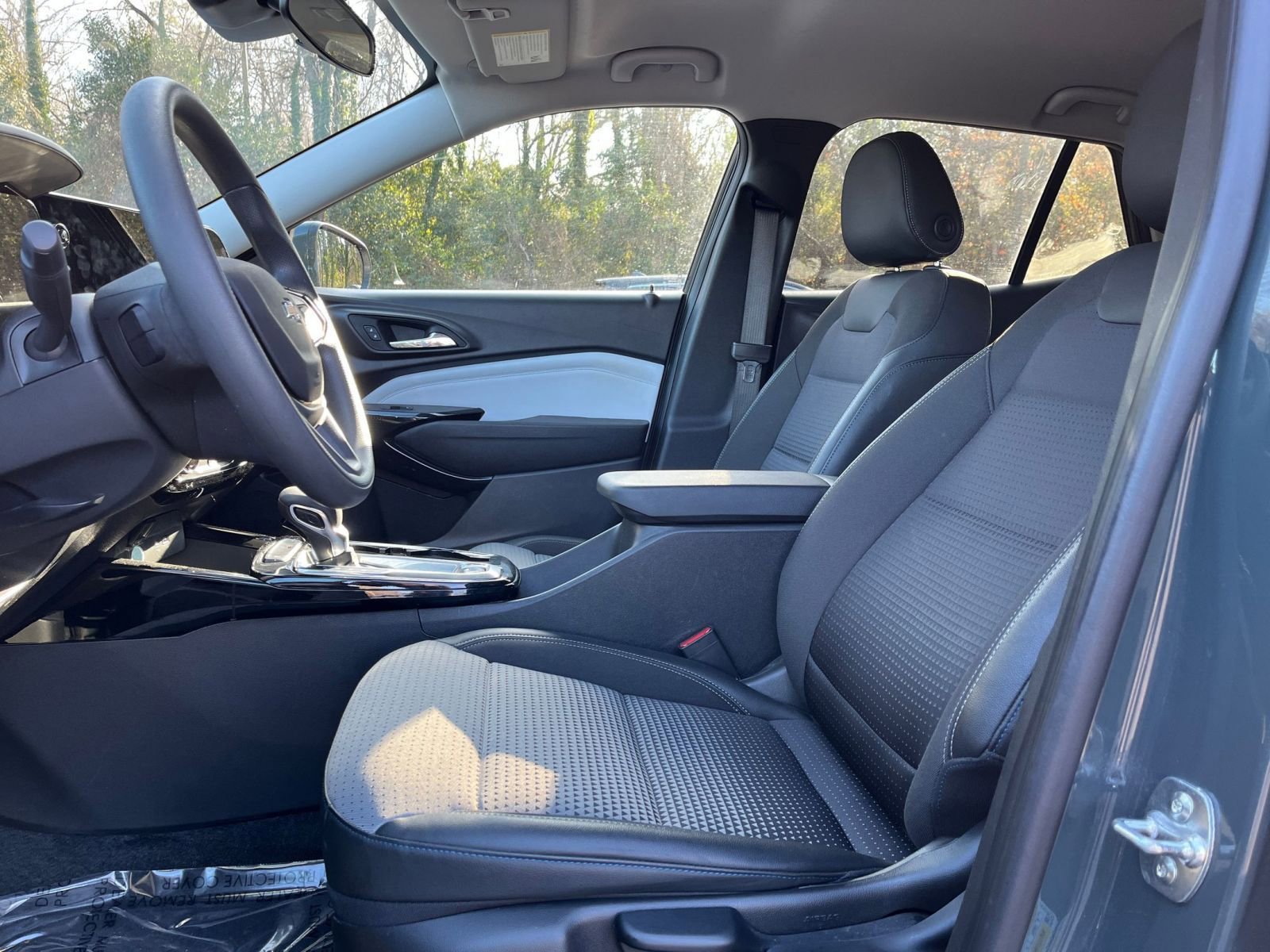 Thumbnail: 2025 Chevrolet Trax - 24