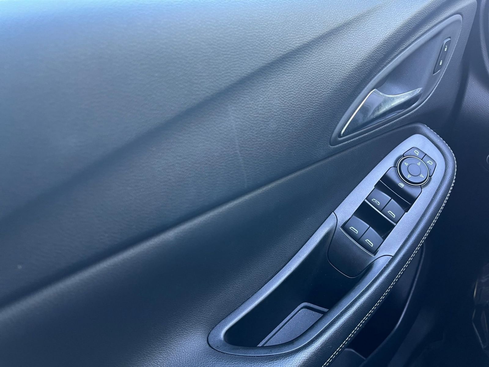 Thumbnail: 2025 Buick Encore GX - 18
