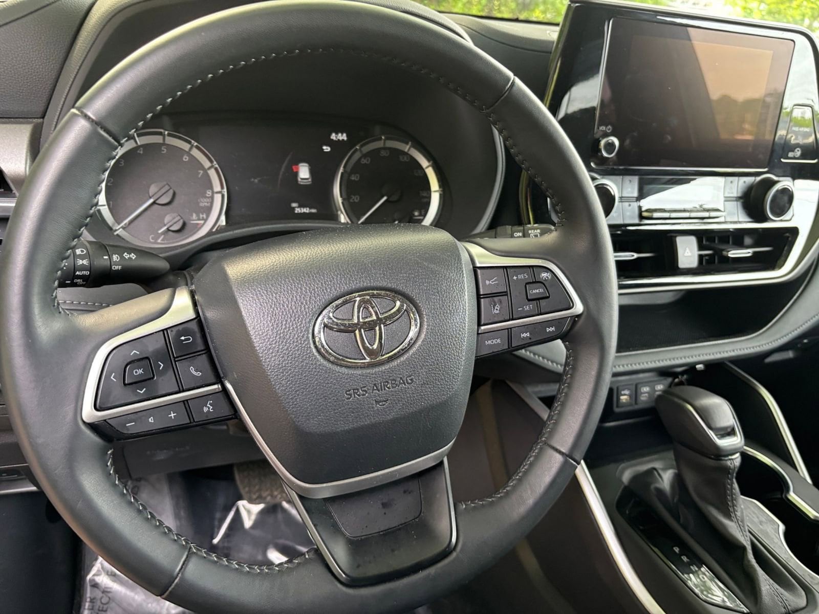 Thumbnail: 2025 Toyota Highlander - 28