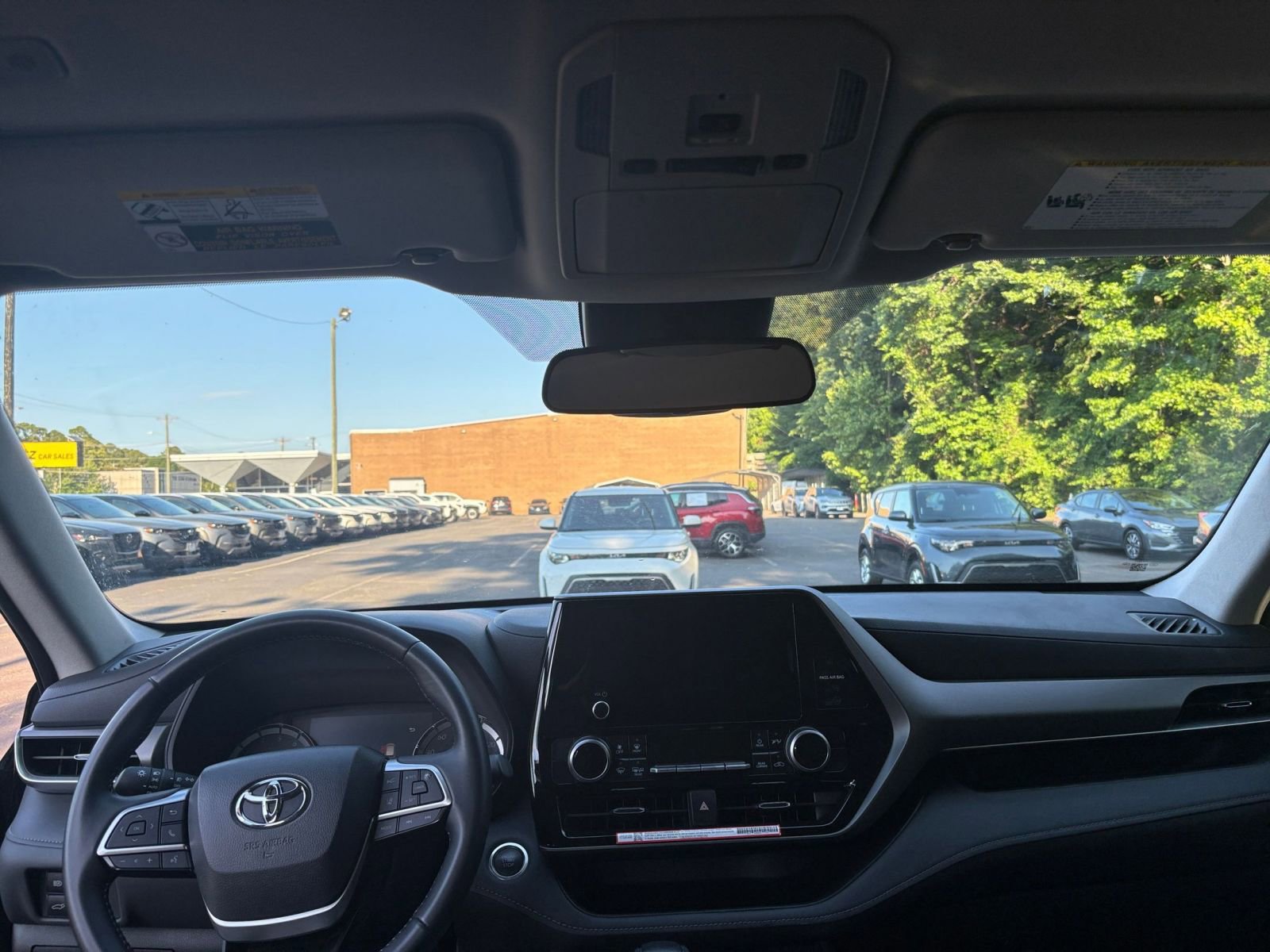 Thumbnail: 2025 Toyota Highlander - 35