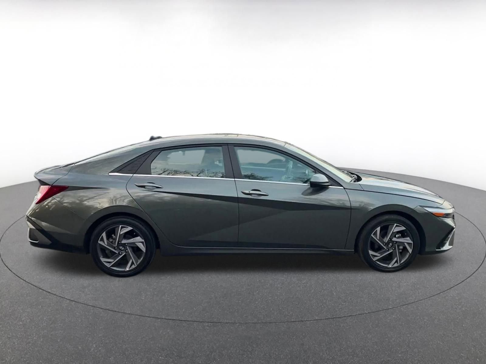 Thumbnail: 2025 Hyundai Elantra - 16