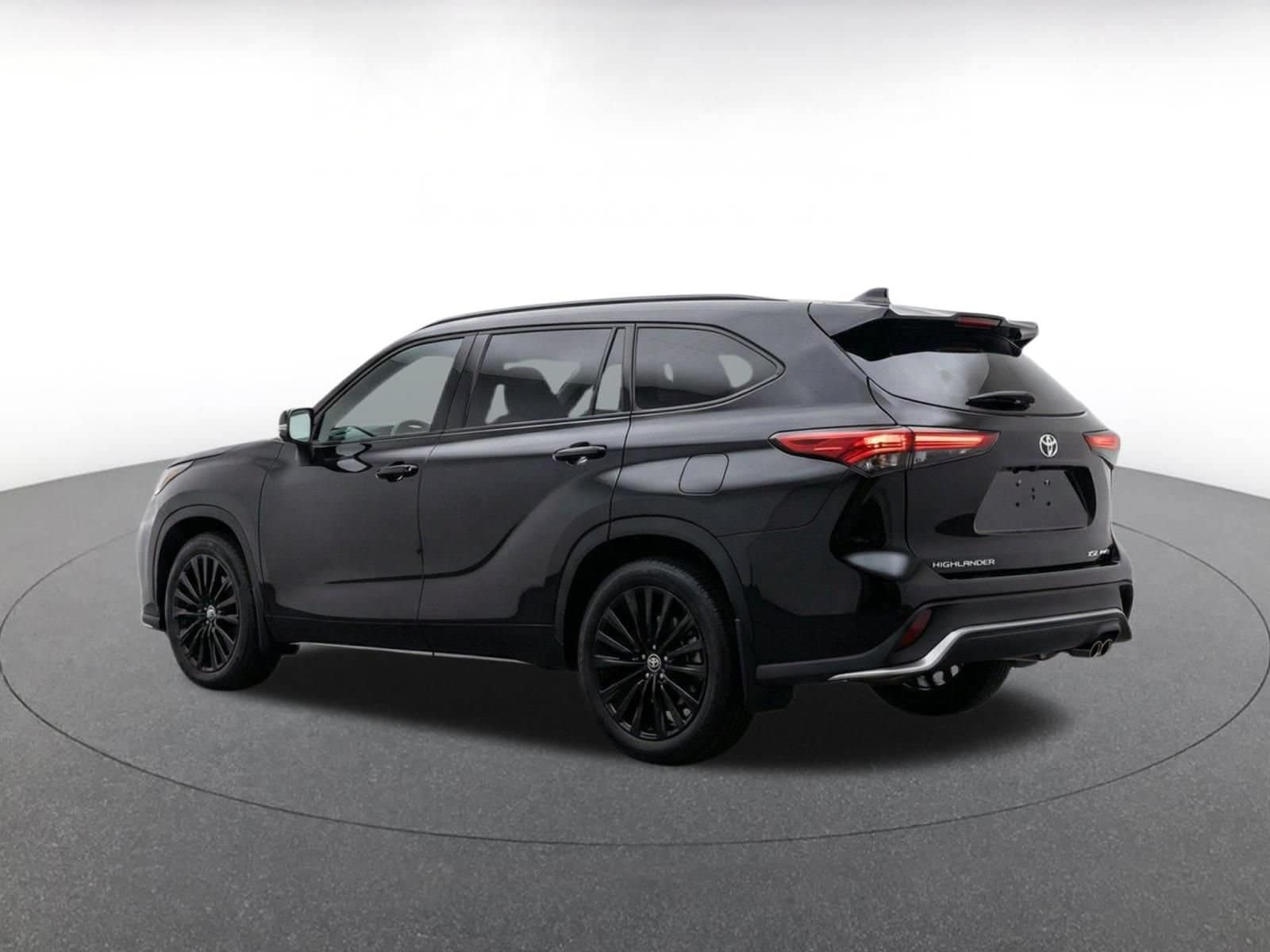 Thumbnail: 2025 Toyota Highlander - 7