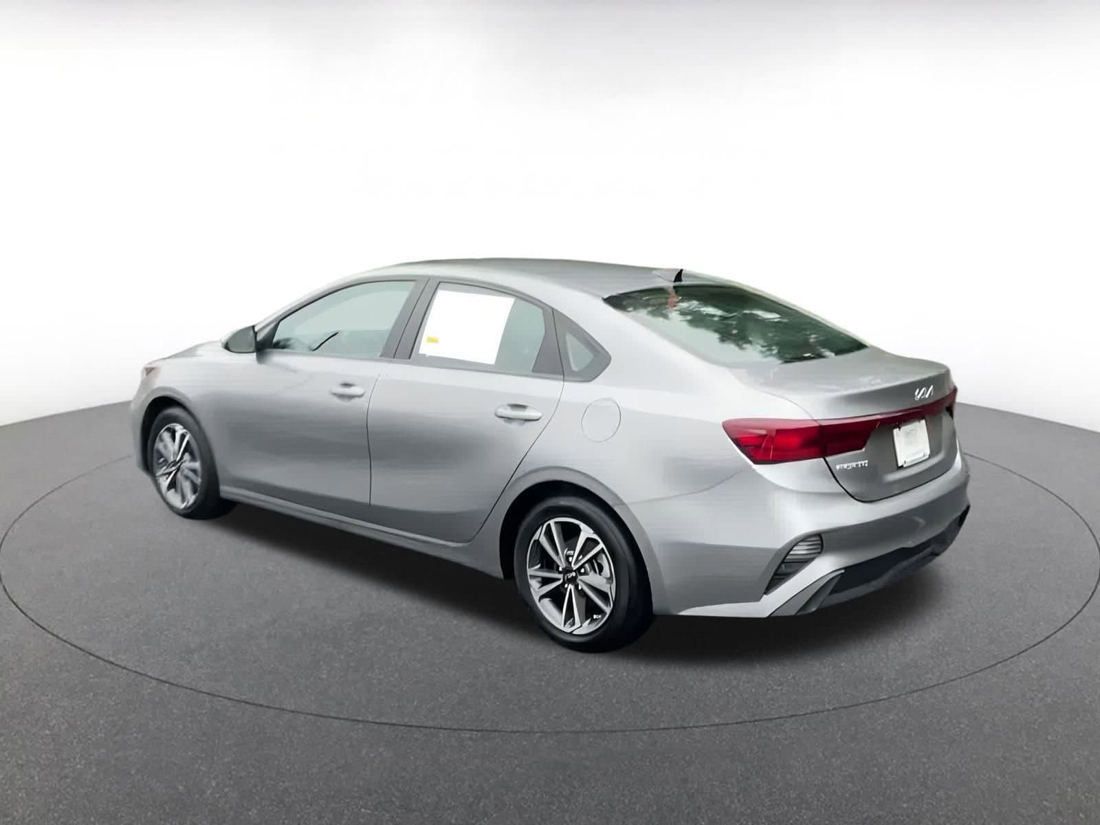 Thumbnail: 2023 Kia Forte - 7