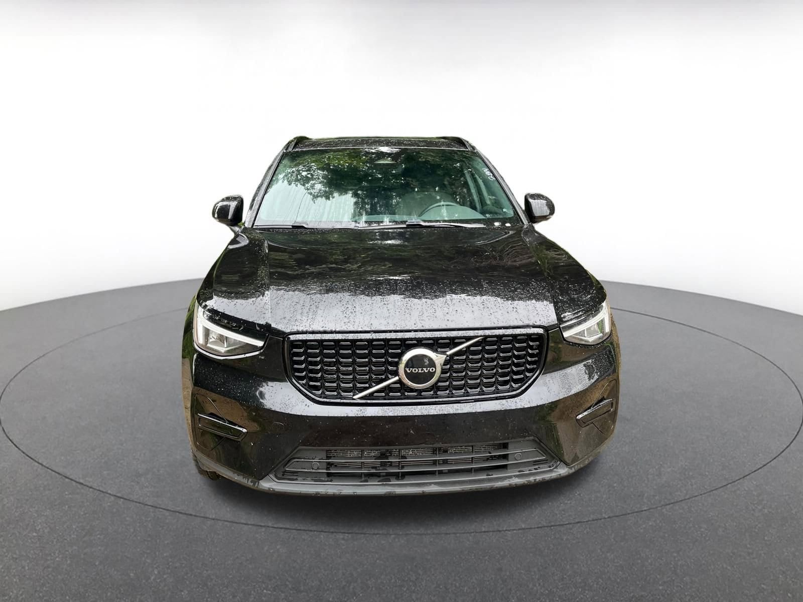 Thumbnail: 2024 Volvo XC40 - 3