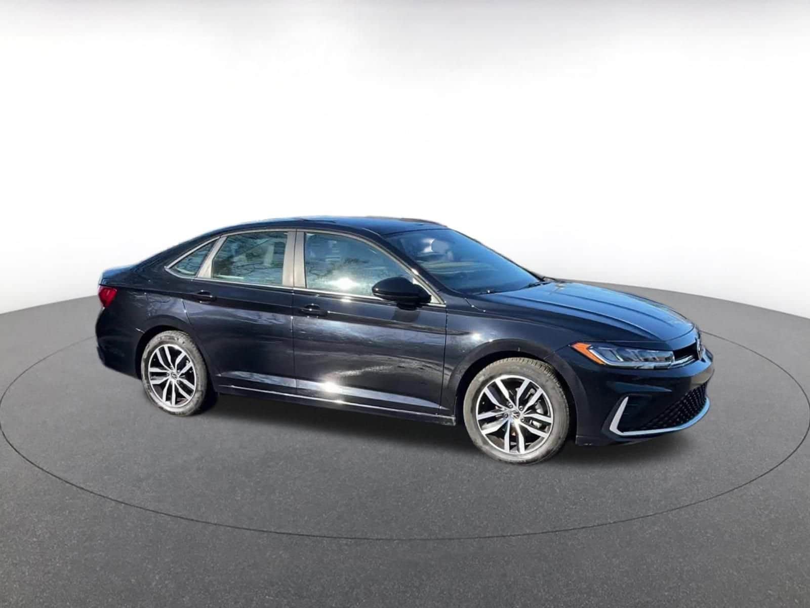 Thumbnail: 2025 Volkswagen Jetta - 2