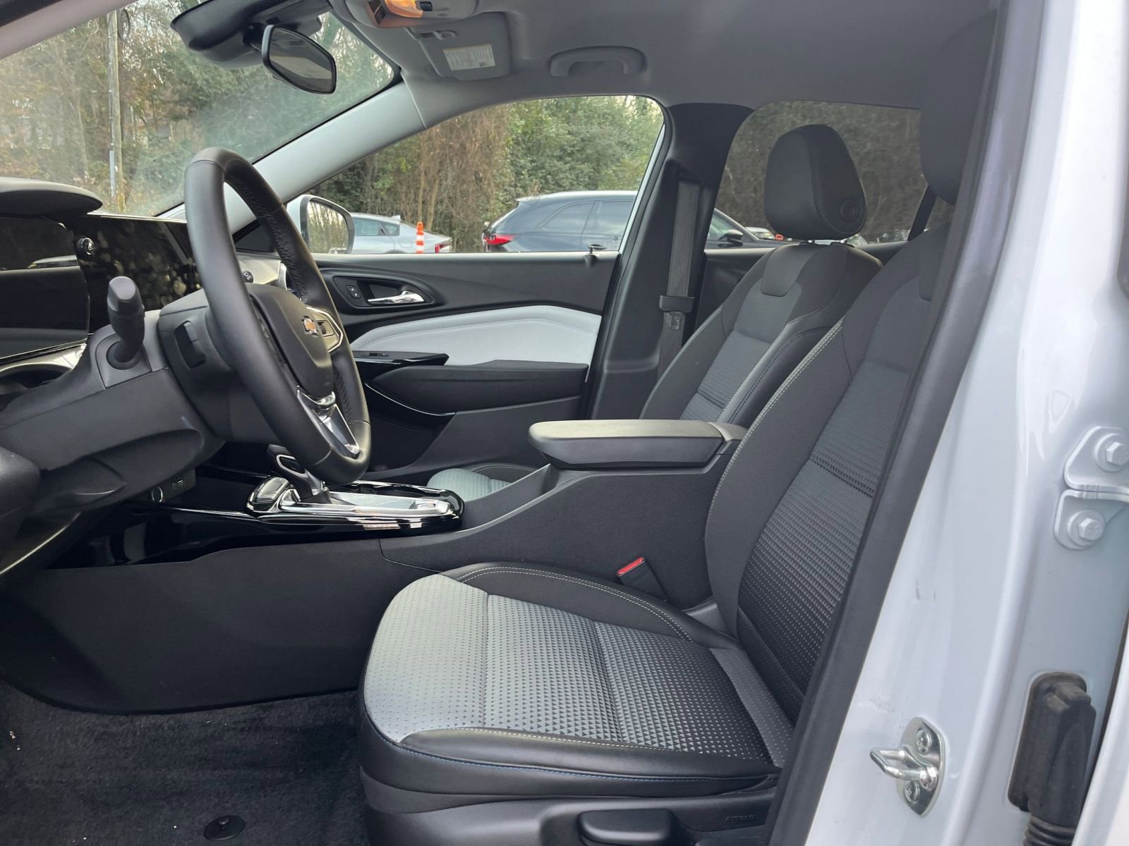 Thumbnail: 2025 Chevrolet Trax - 24