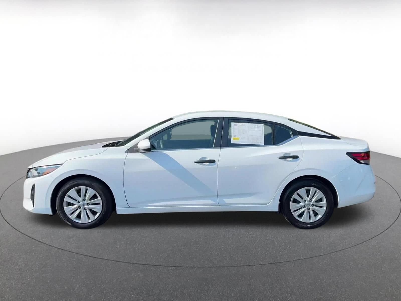 Thumbnail: 2024 Nissan Sentra - 9