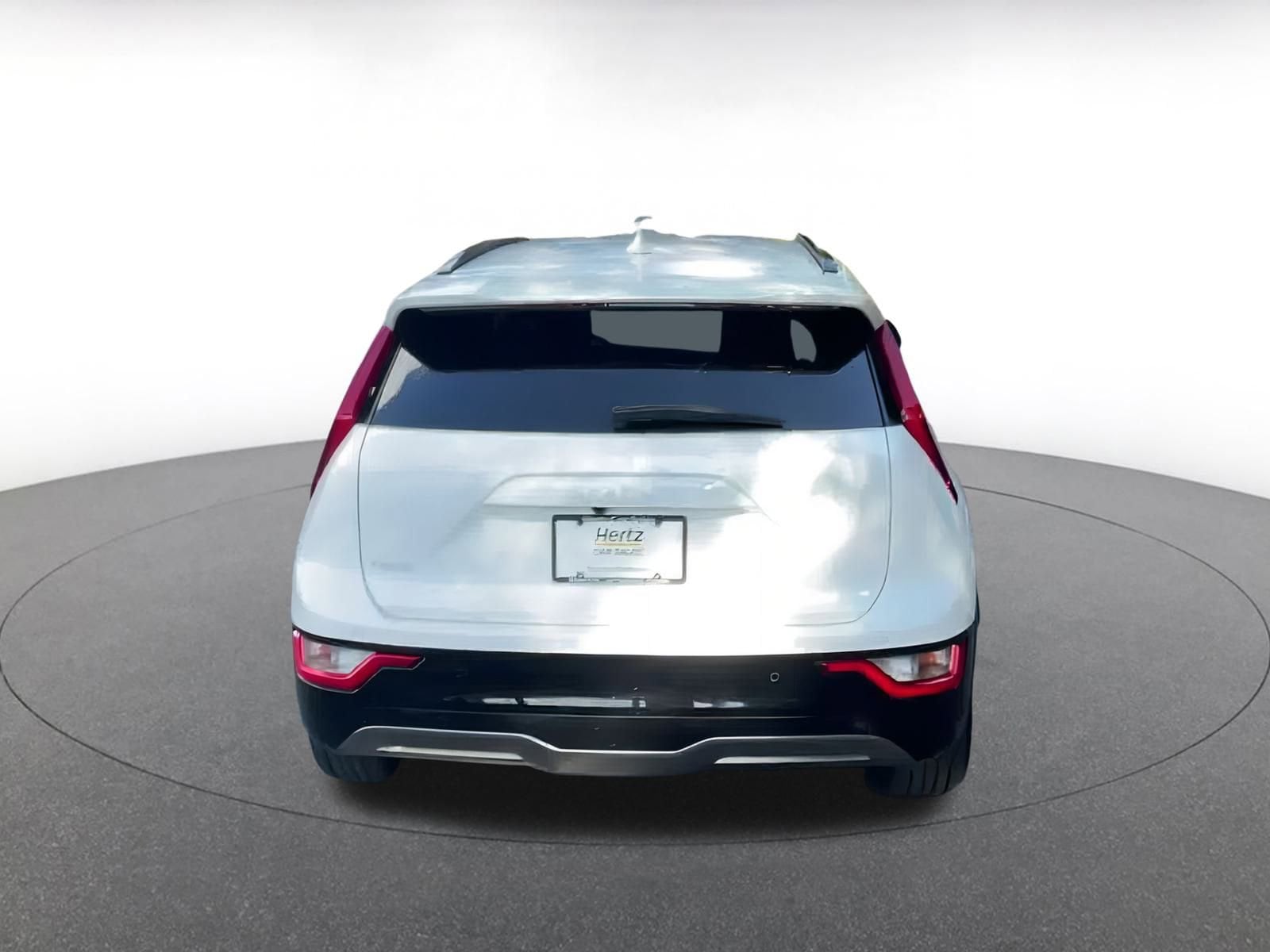Thumbnail: 2023 Kia Niro - 11
