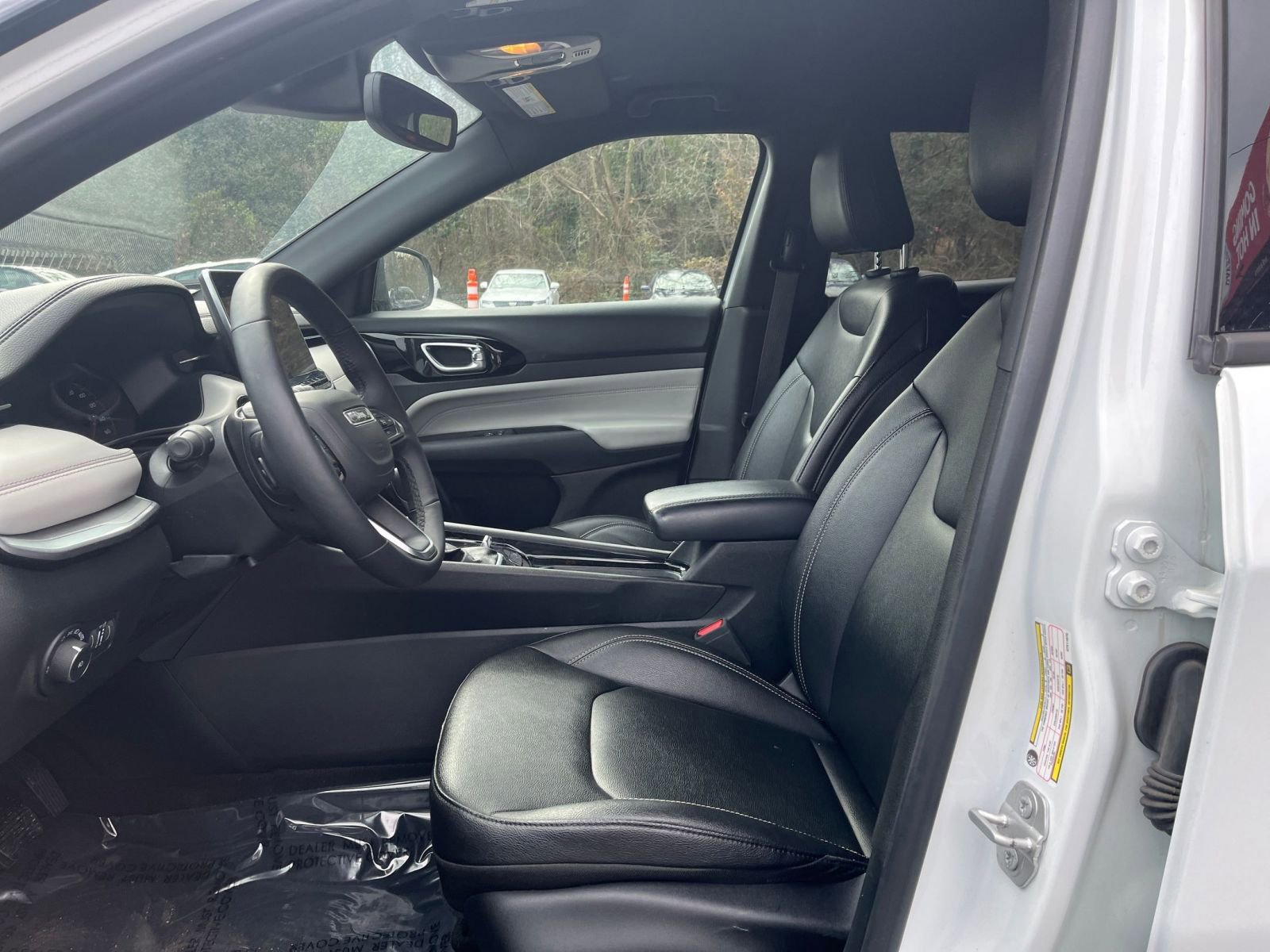 Thumbnail: 2025 Jeep Compass - 28