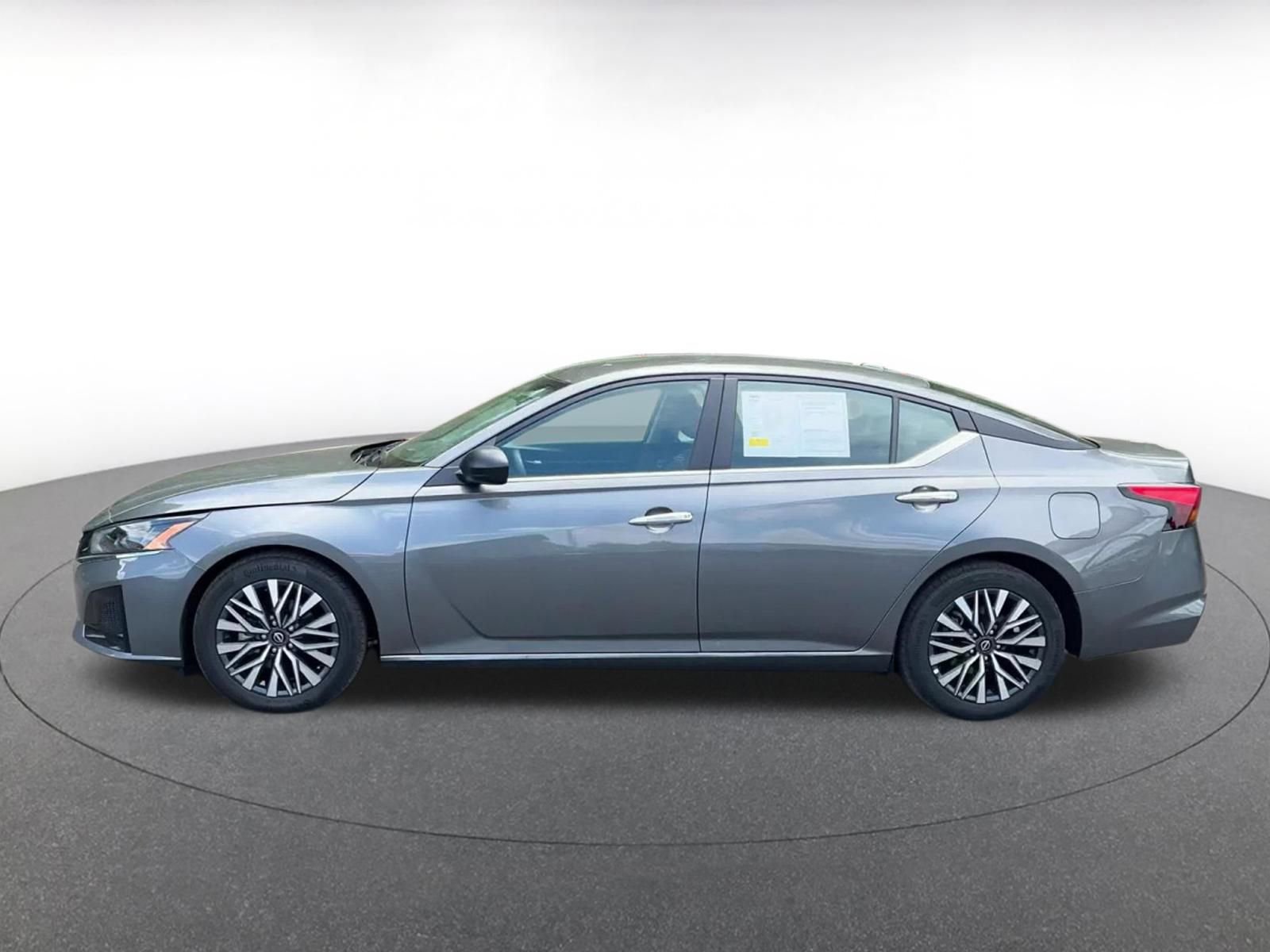 Thumbnail: 2025 Nissan Altima - 9