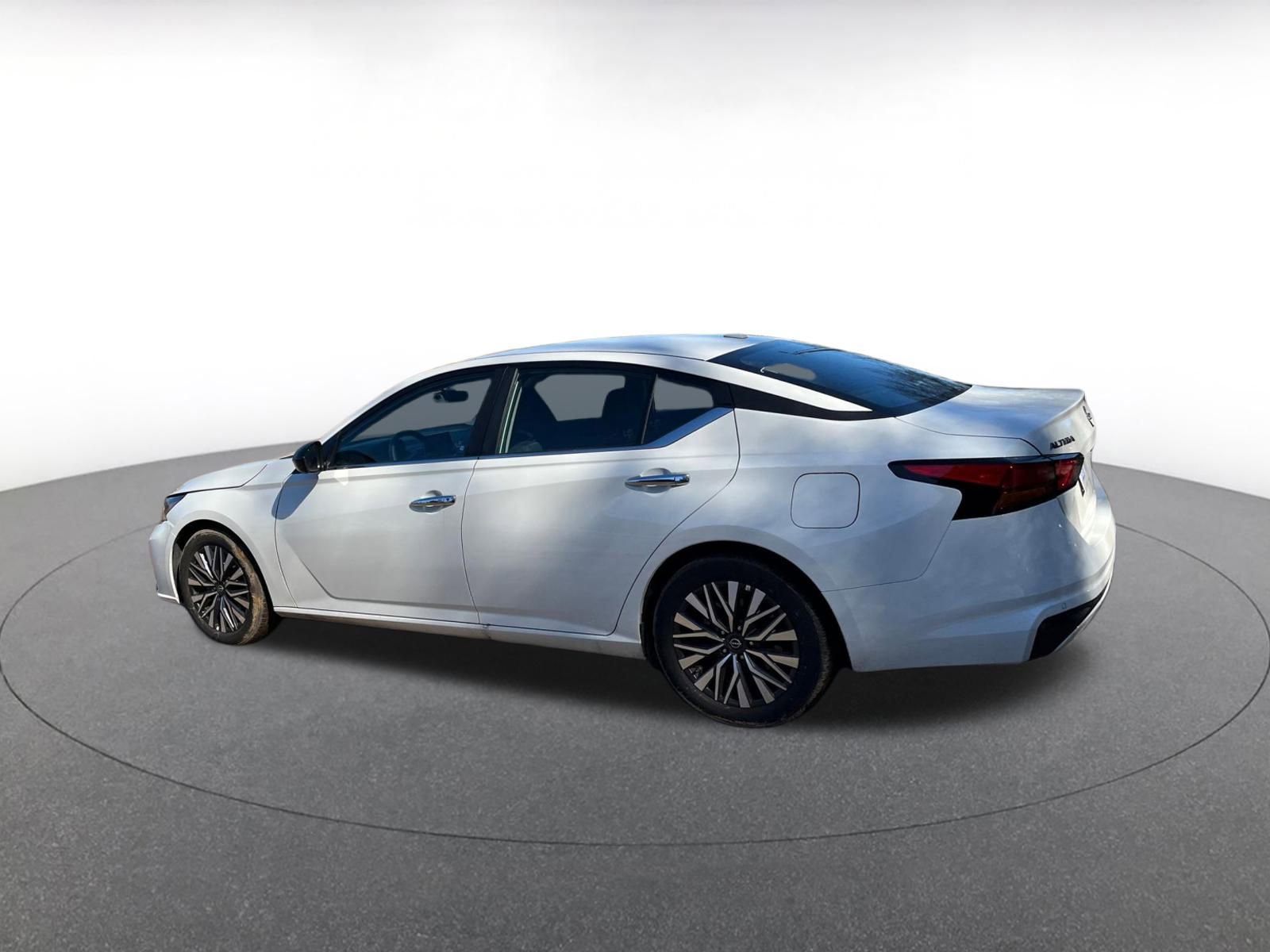 Thumbnail: 2025 Nissan Altima - 10