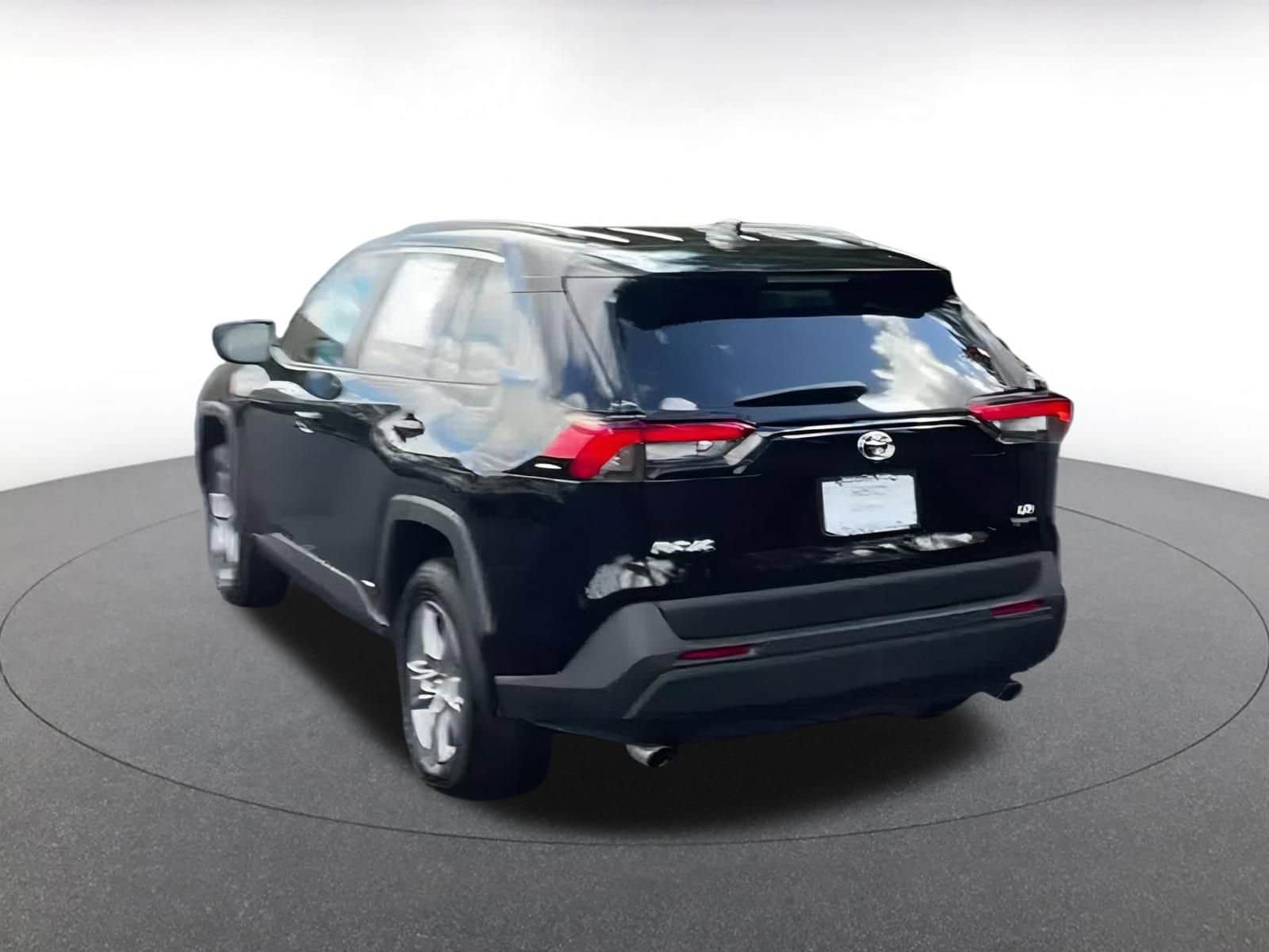 Thumbnail: 2025 Toyota RAV4 - 10