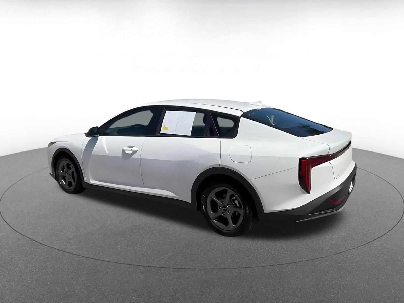 Thumbnail: 2025 Kia K4 - 10