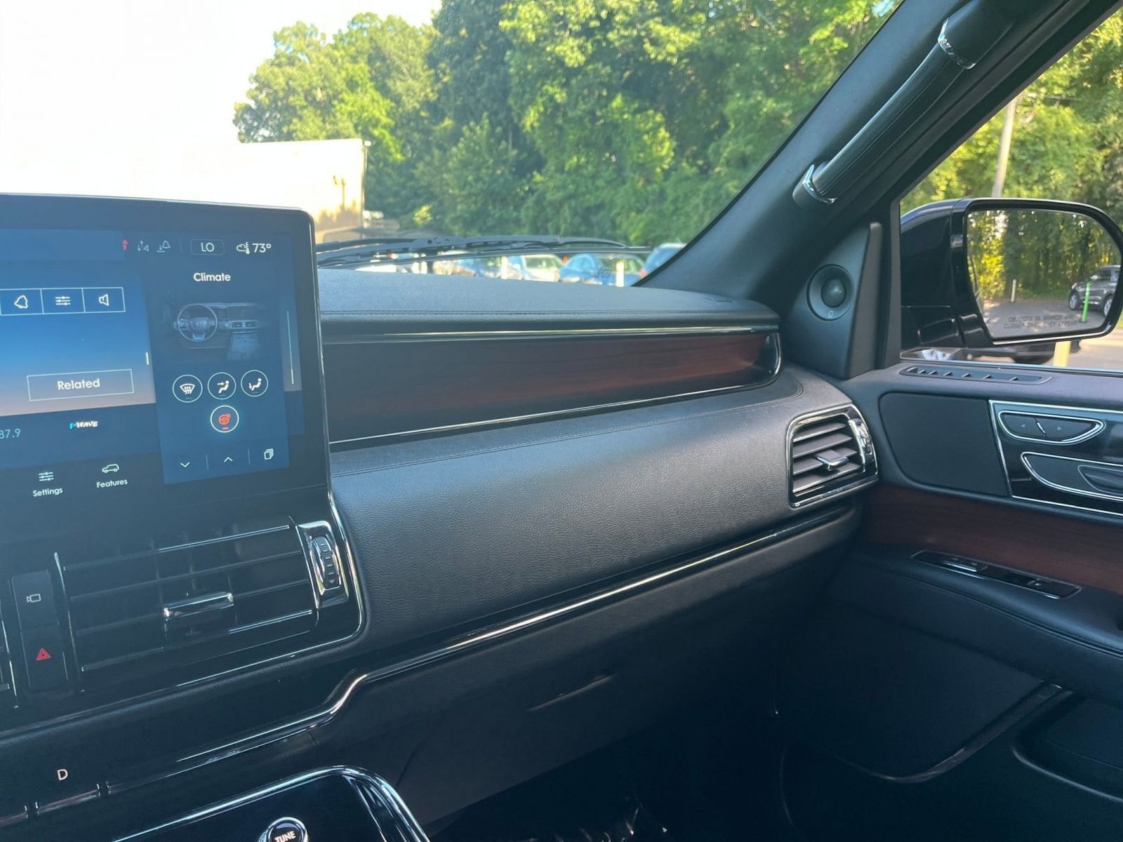 Thumbnail: 2023 Lincoln Navigator - 31