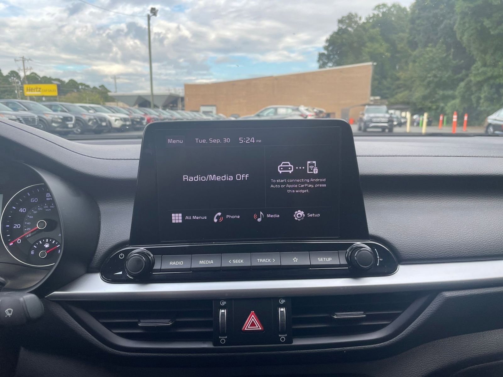 Thumbnail: 2024 Kia Forte - 18