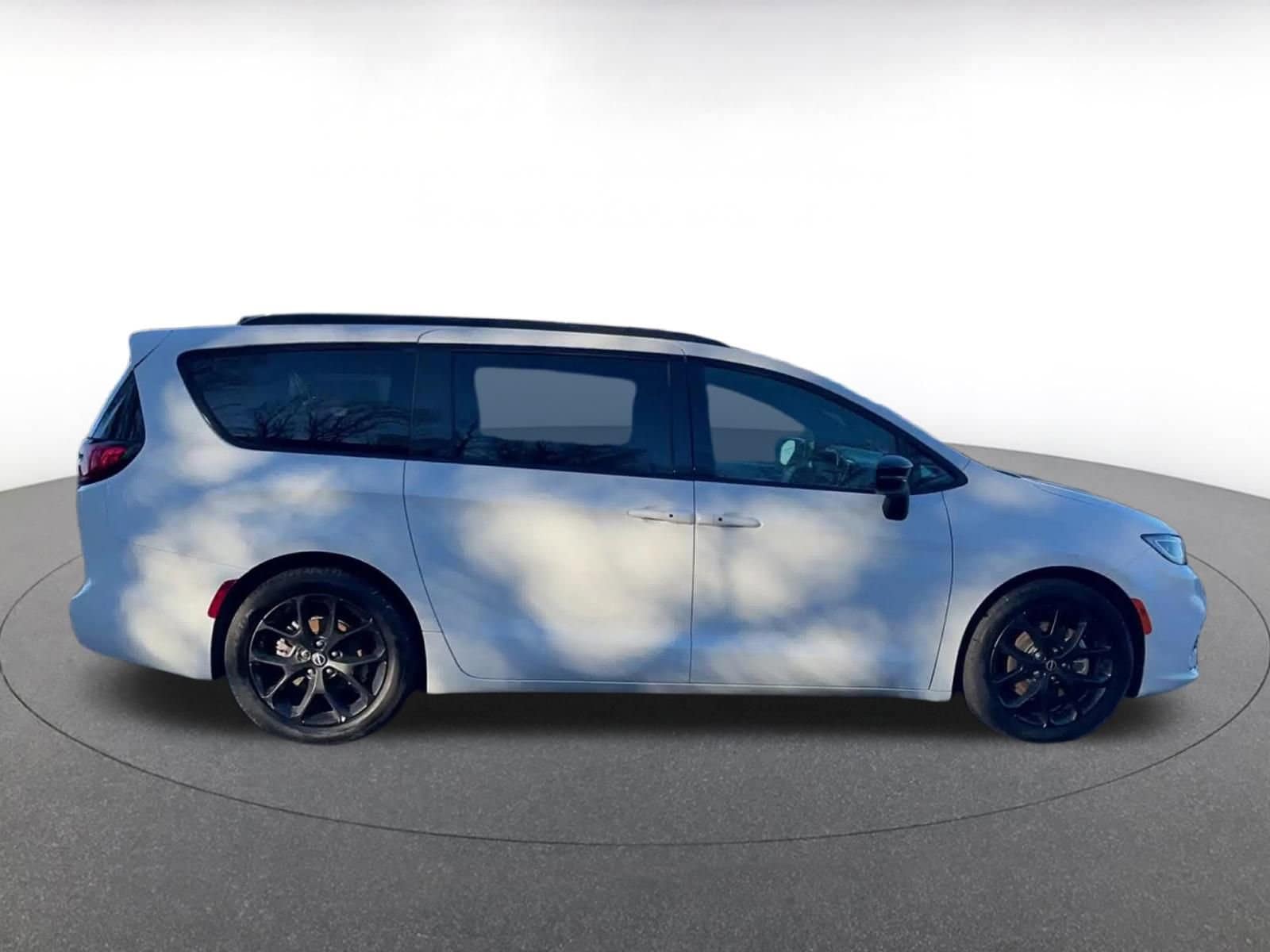 Thumbnail: 2025 Chrysler Pacifica - 15