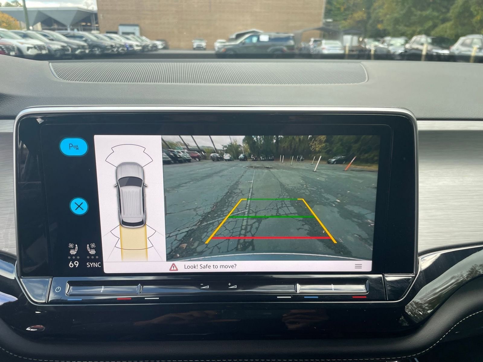 Thumbnail: 2025 Volkswagen Atlas - 17