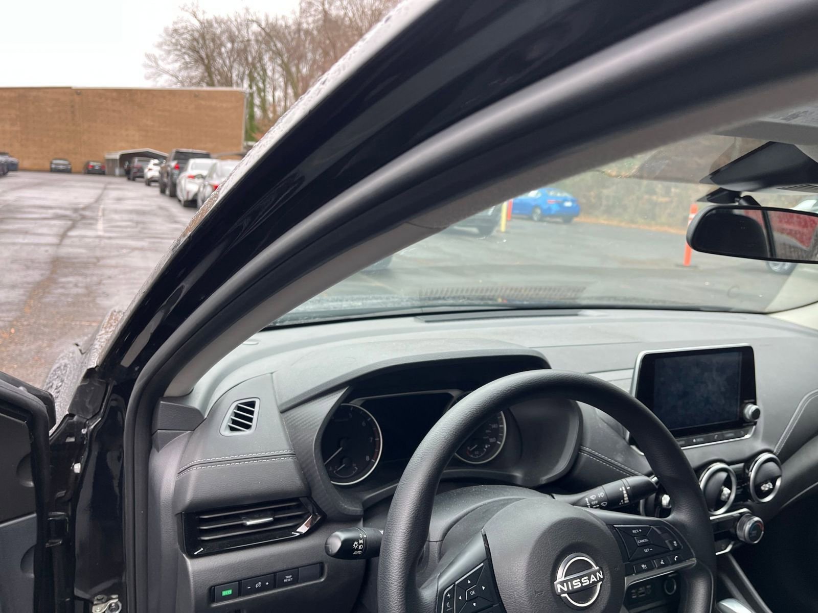 Thumbnail: 2025 Nissan Sentra - 32