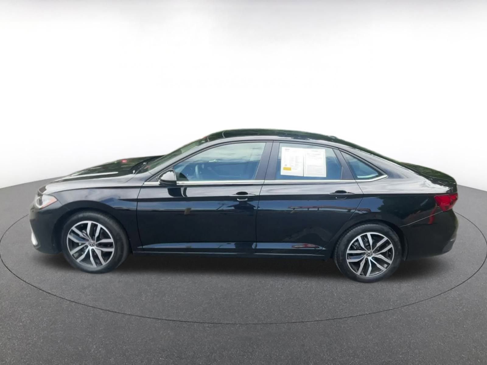 Thumbnail: 2025 Volkswagen Jetta - 10