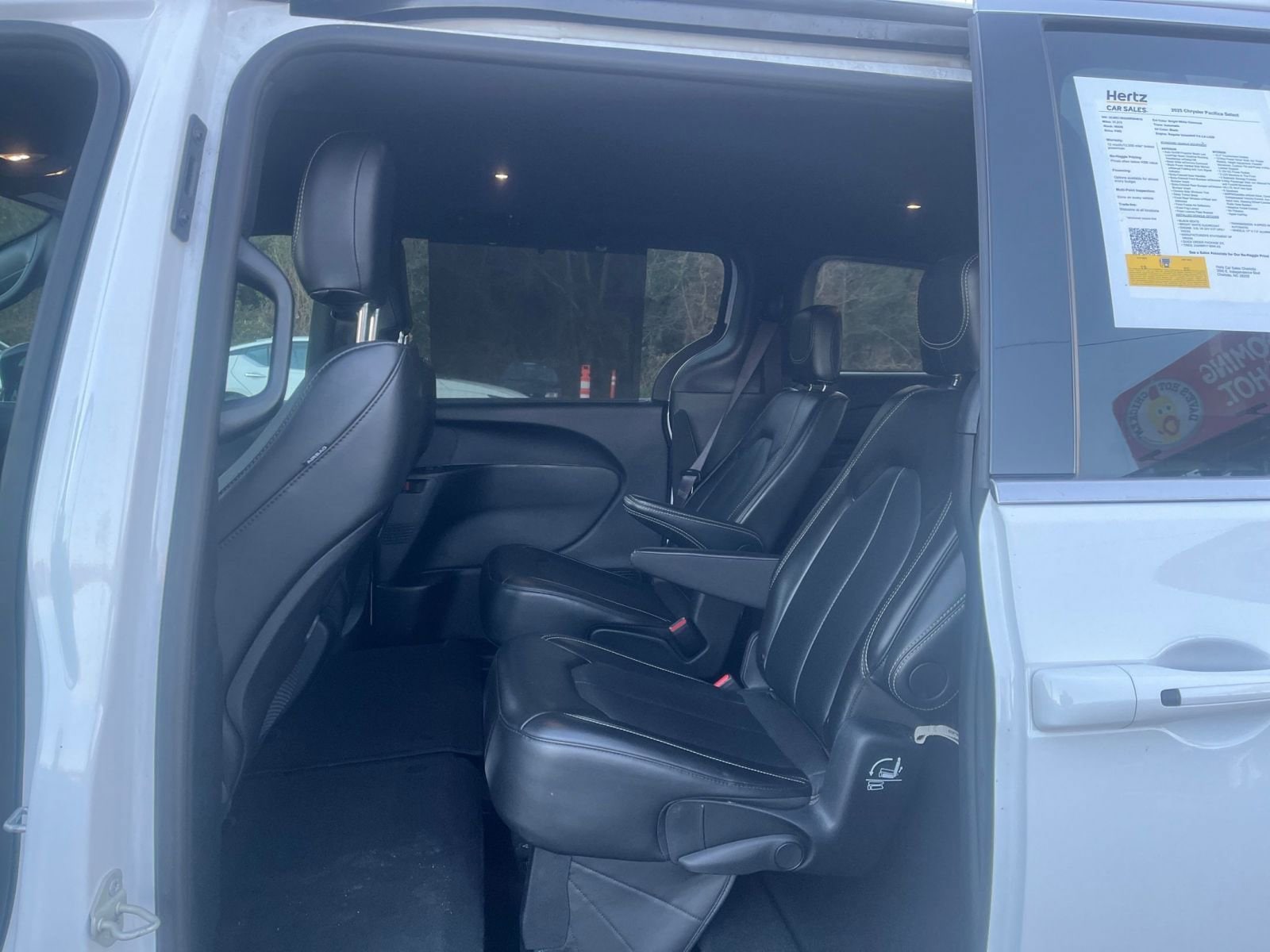 Thumbnail: 2025 Chrysler Pacifica - 25