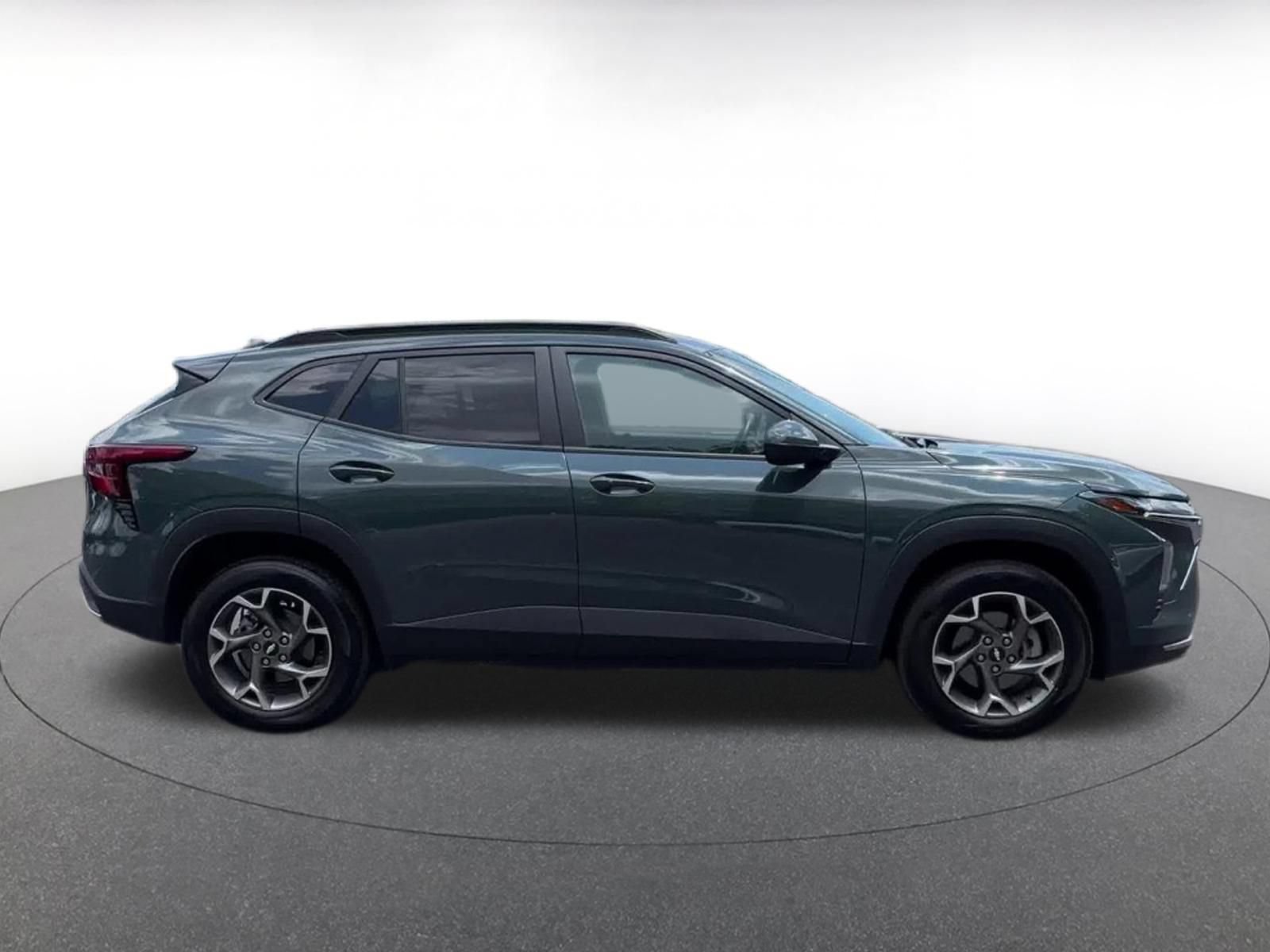 Thumbnail: 2025 Chevrolet Trax - 13