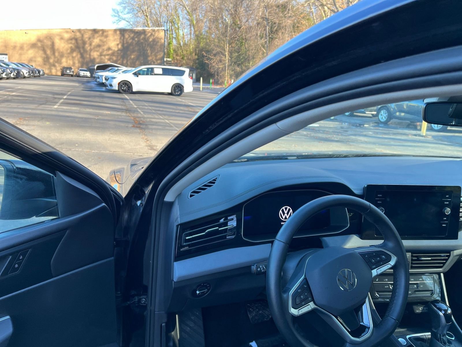 Thumbnail: 2025 Volkswagen Jetta - 35