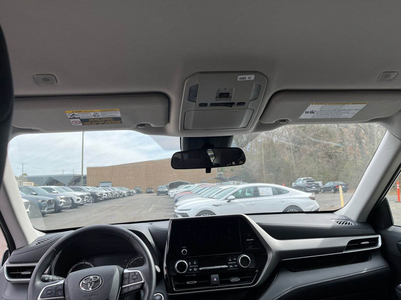 Thumbnail: 2025 Toyota Highlander - 34