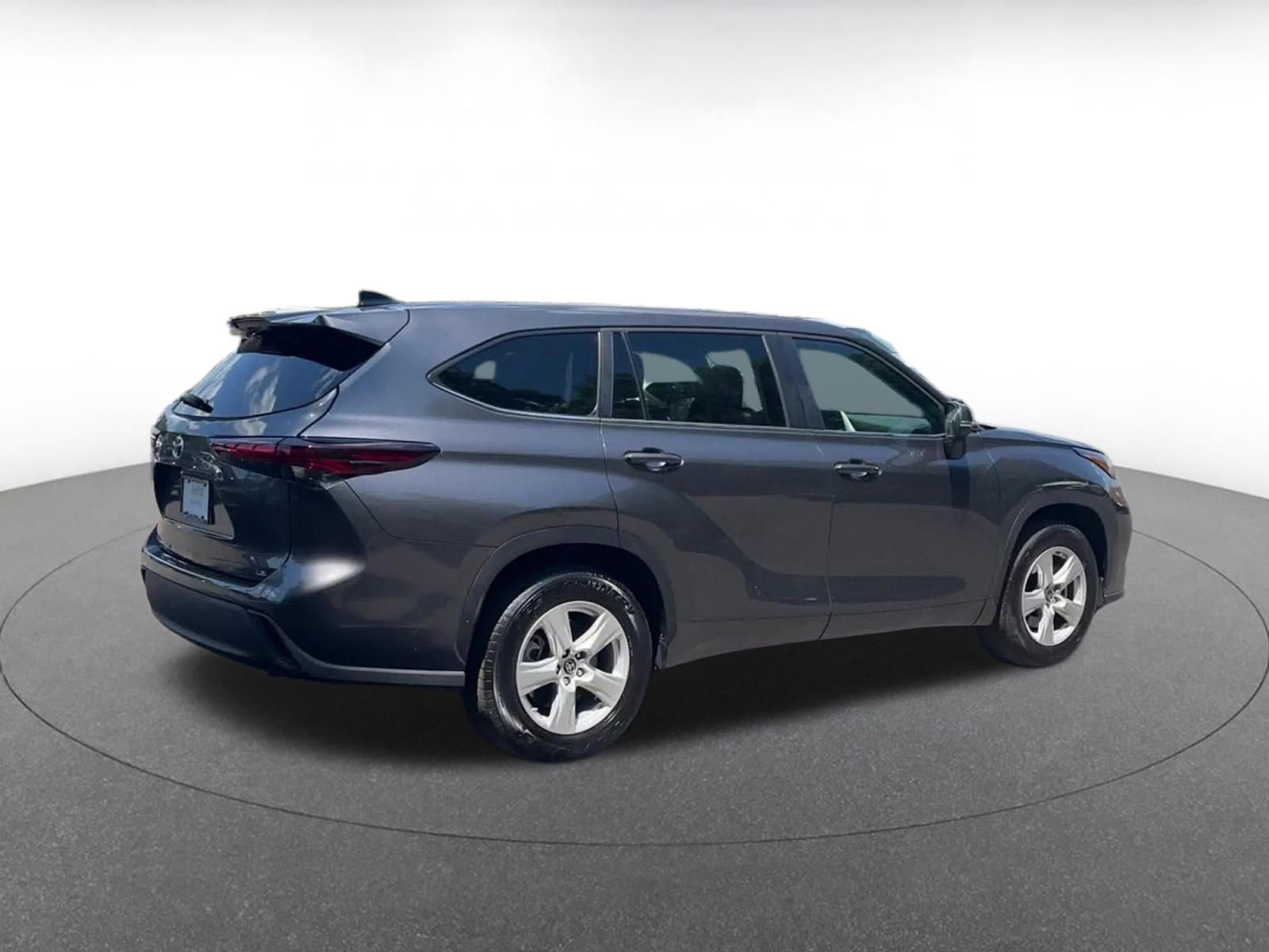 Thumbnail: 2025 Toyota Highlander - 15