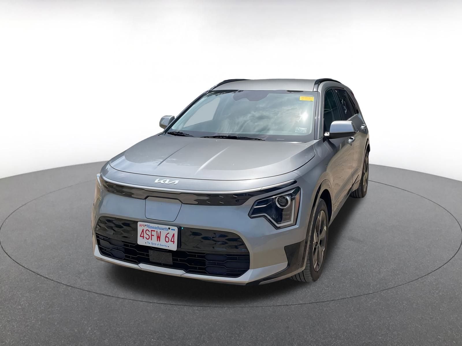 Thumbnail: 2023 Kia Niro - 4