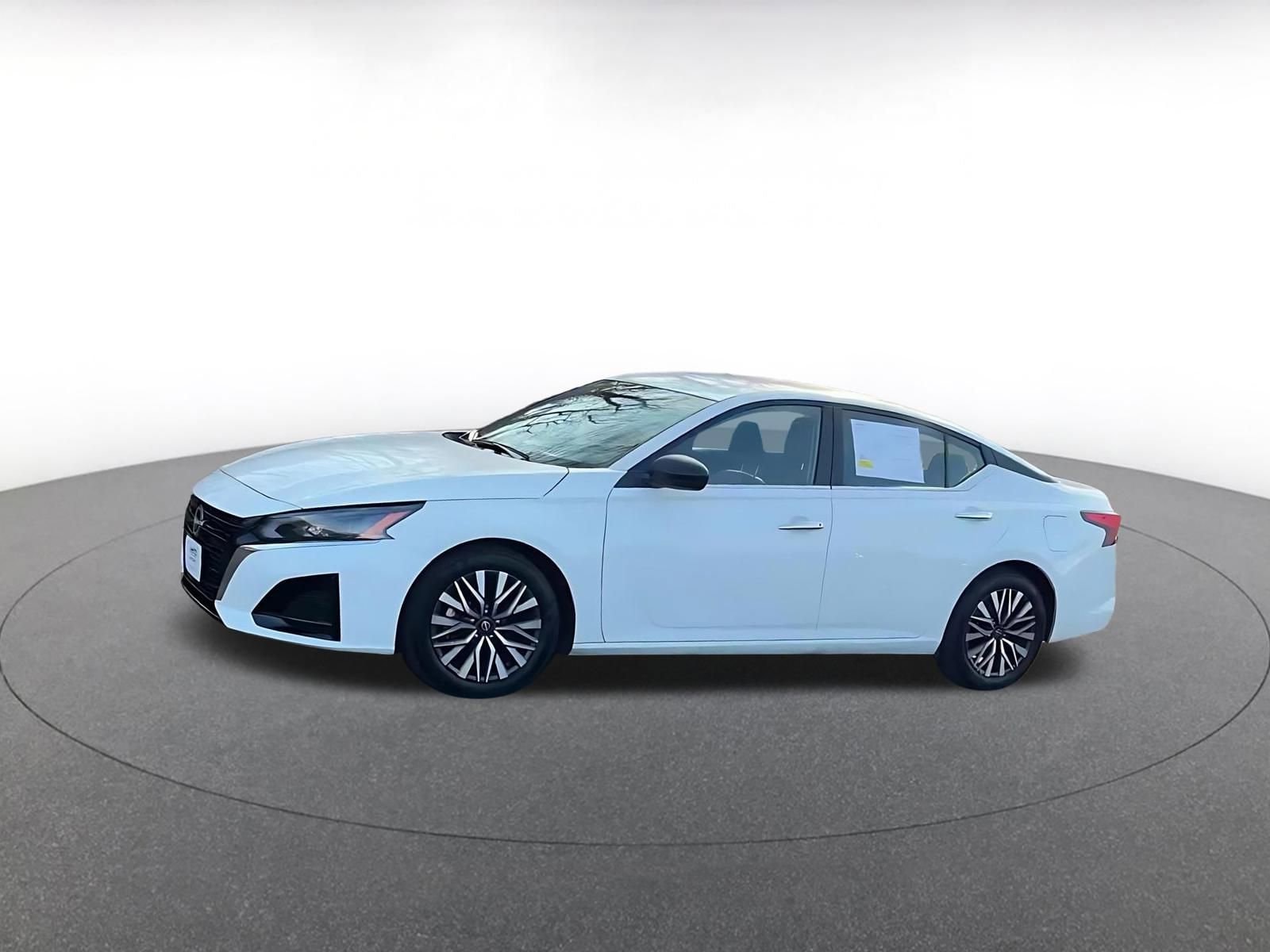 Thumbnail: 2025 Nissan Altima - 8