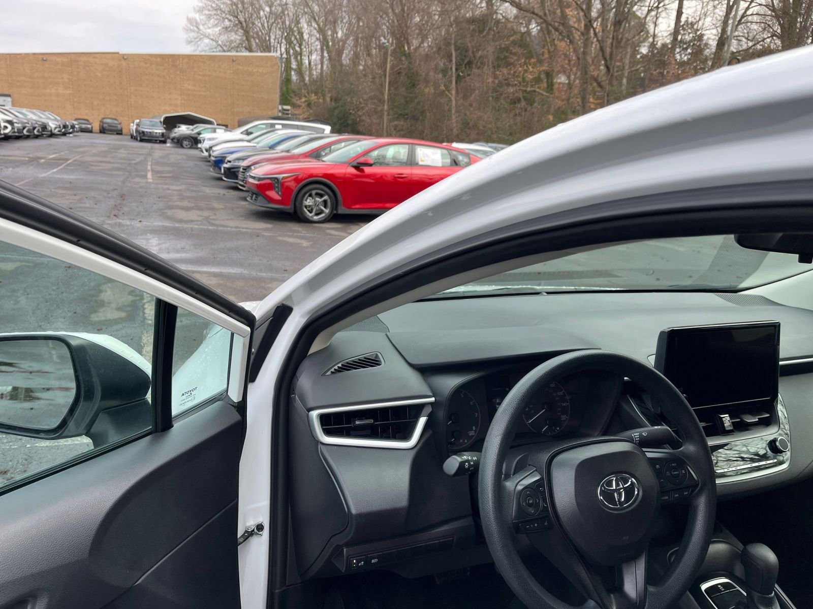 Thumbnail: 2025 Toyota Corolla - 32