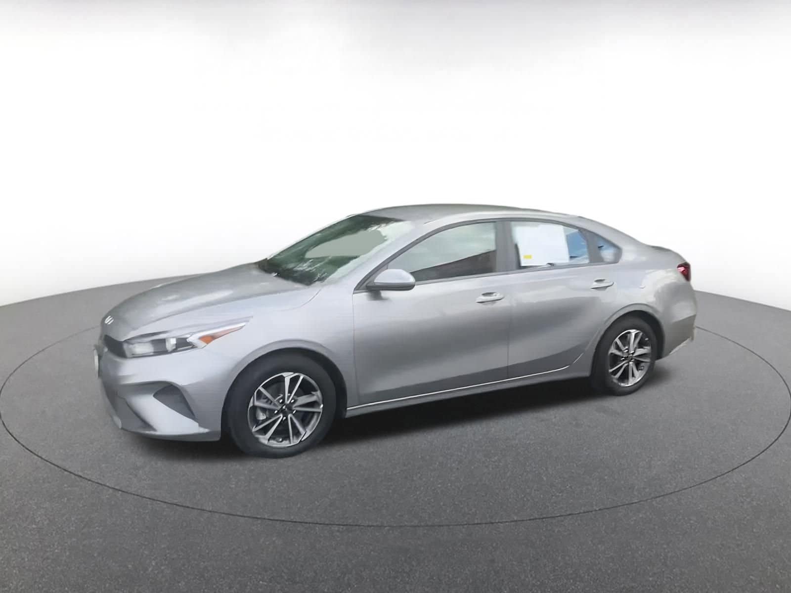 Thumbnail: 2024 Kia Forte - 10