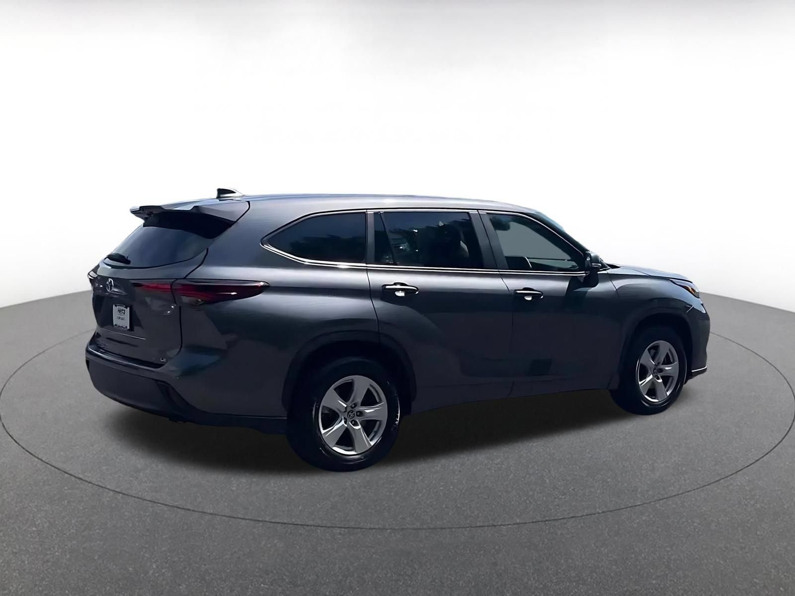 Thumbnail: 2025 Toyota Highlander - 14