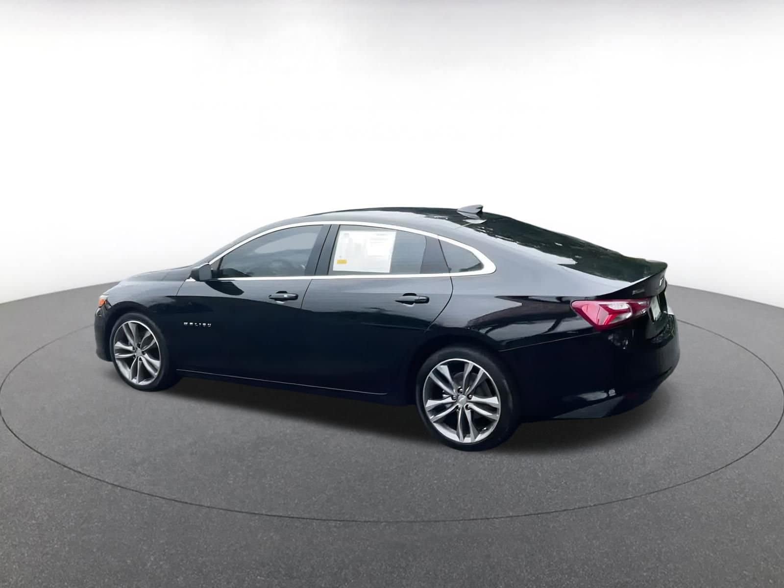 Thumbnail: 2024 Chevrolet Malibu - 16