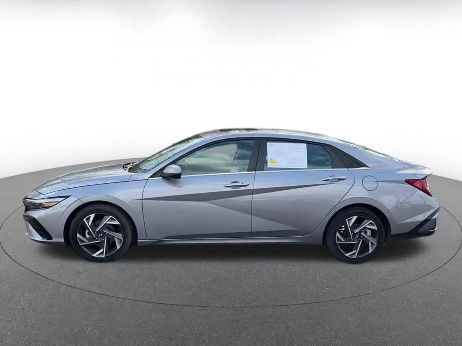 Thumbnail: 2025 Hyundai Elantra - 9