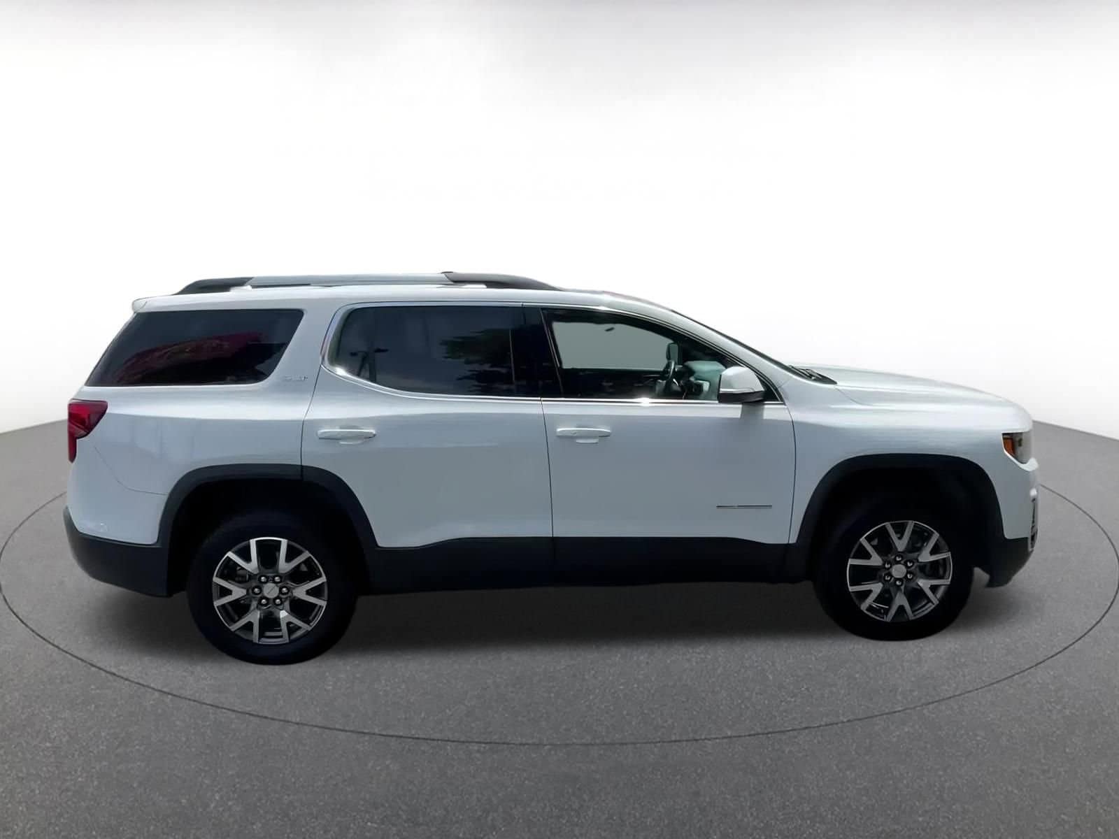 2023 GMC Acadia SLT 16