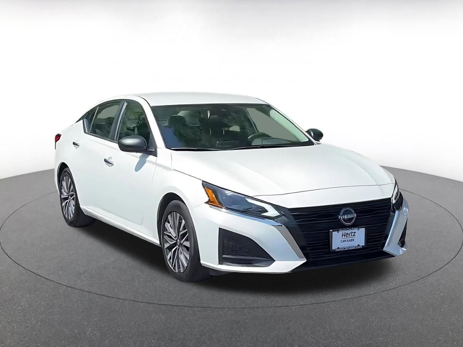 Thumbnail: 2025 Nissan Altima - 3