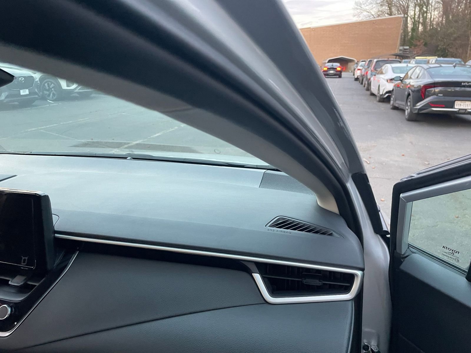 Thumbnail: 2025 Toyota Corolla - 33