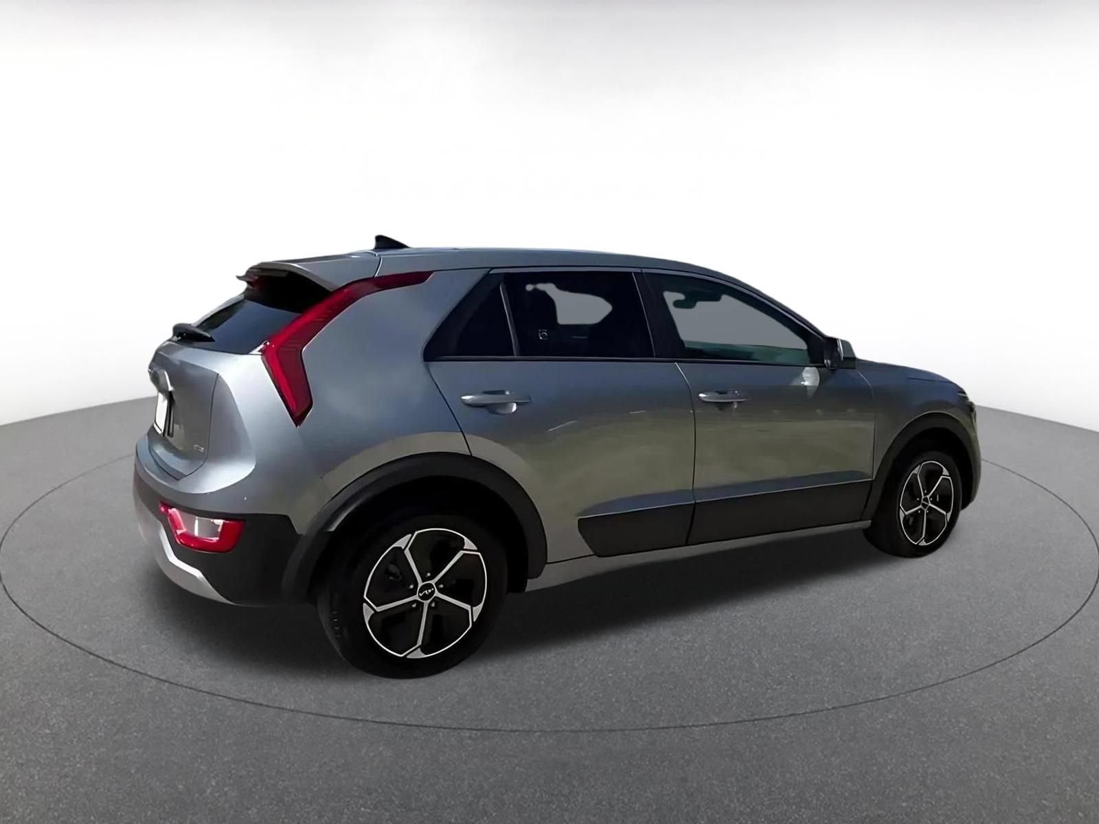 Thumbnail: 2026 Kia Niro - 14