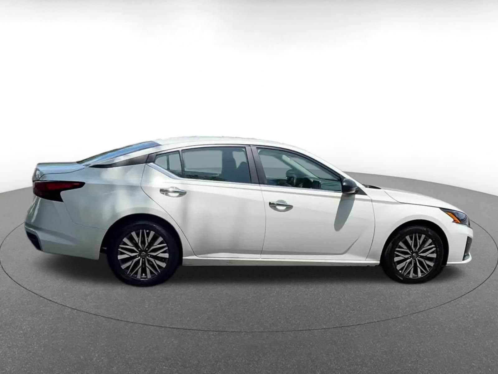 Thumbnail: 2025 Nissan Altima - 14
