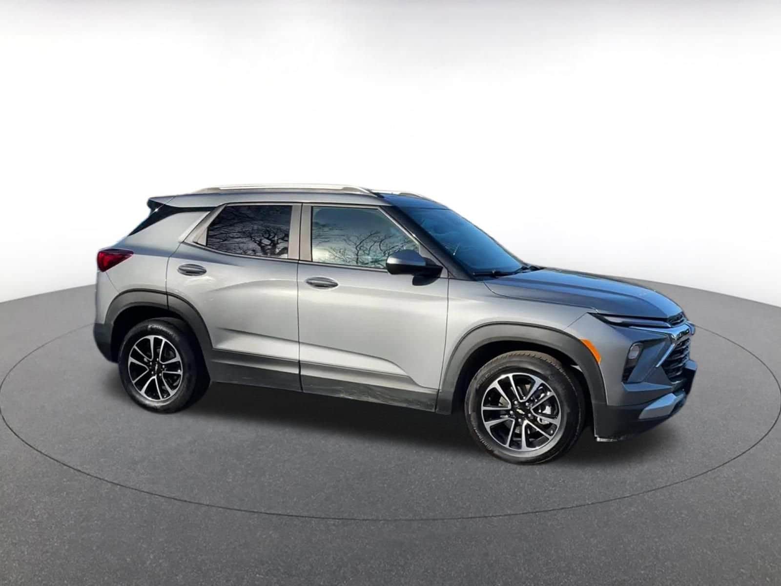 Thumbnail: 2025 Chevrolet TrailBlazer - 2