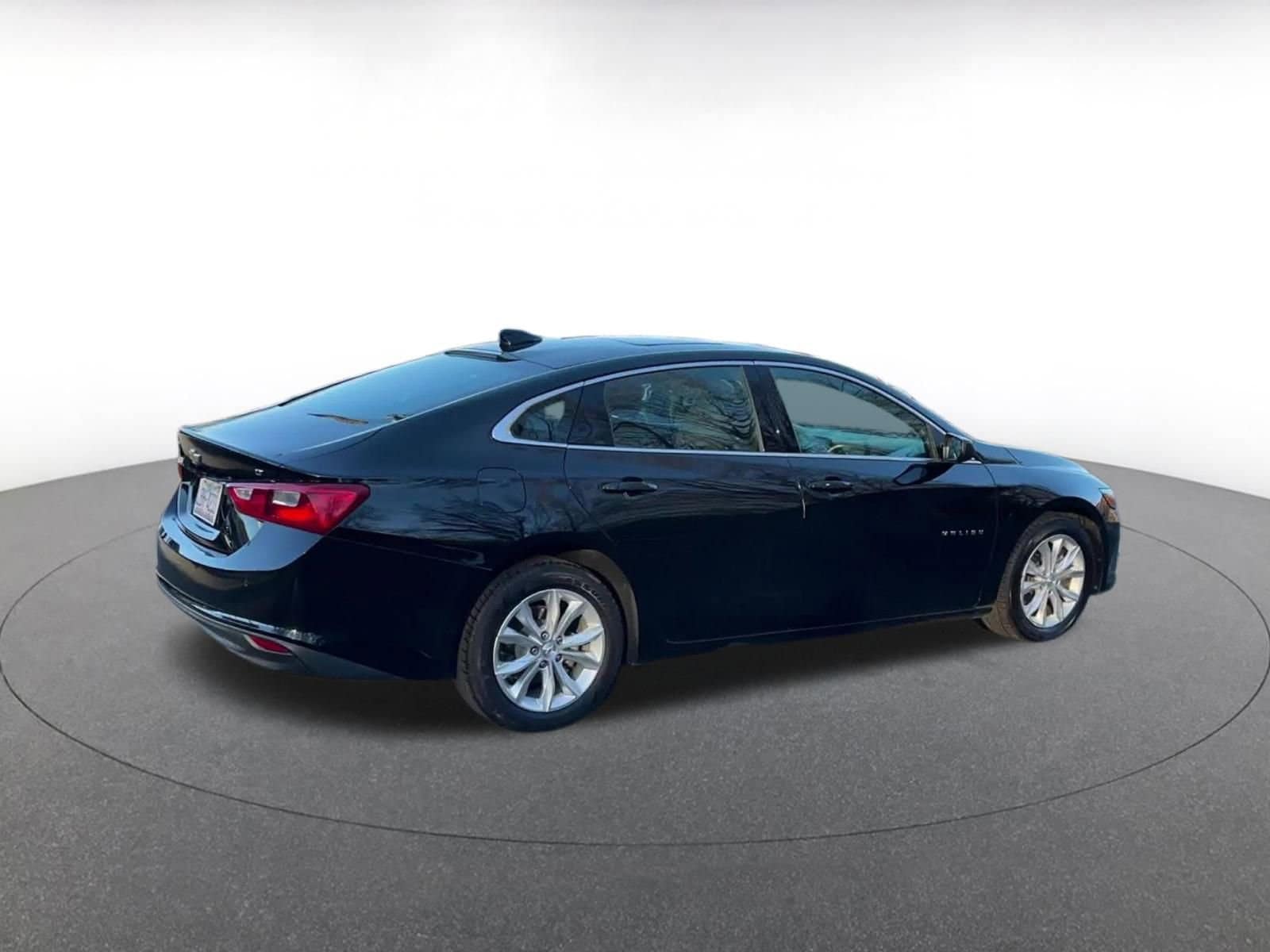 Thumbnail: 2024 Chevrolet Malibu - 15