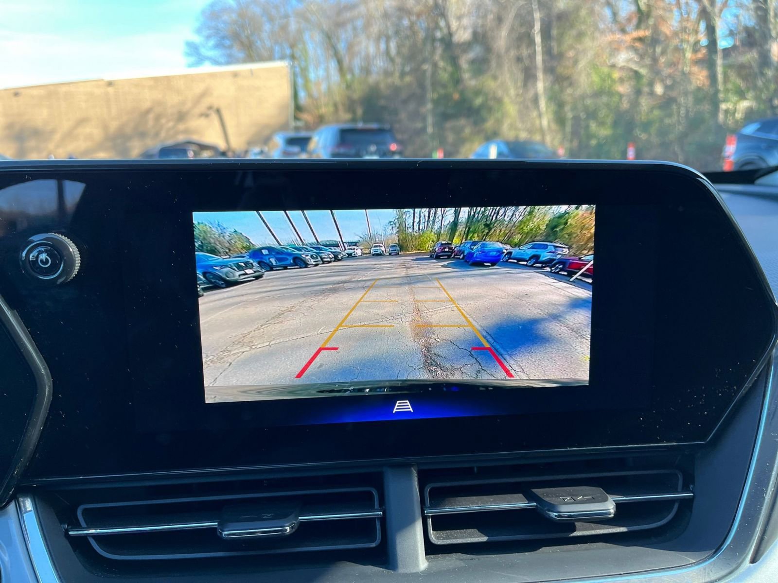 Thumbnail: 2025 Chevrolet Trax - 17