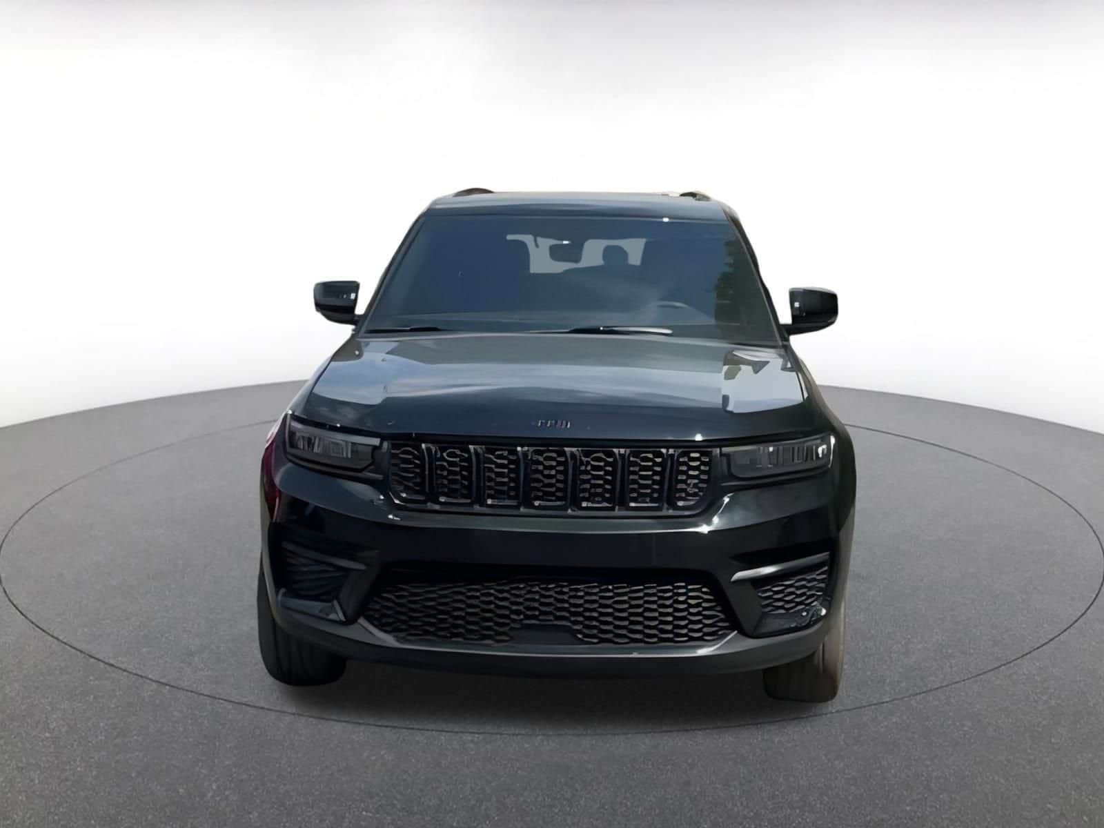 Thumbnail: 2023 Jeep Grand Cherokee - 16